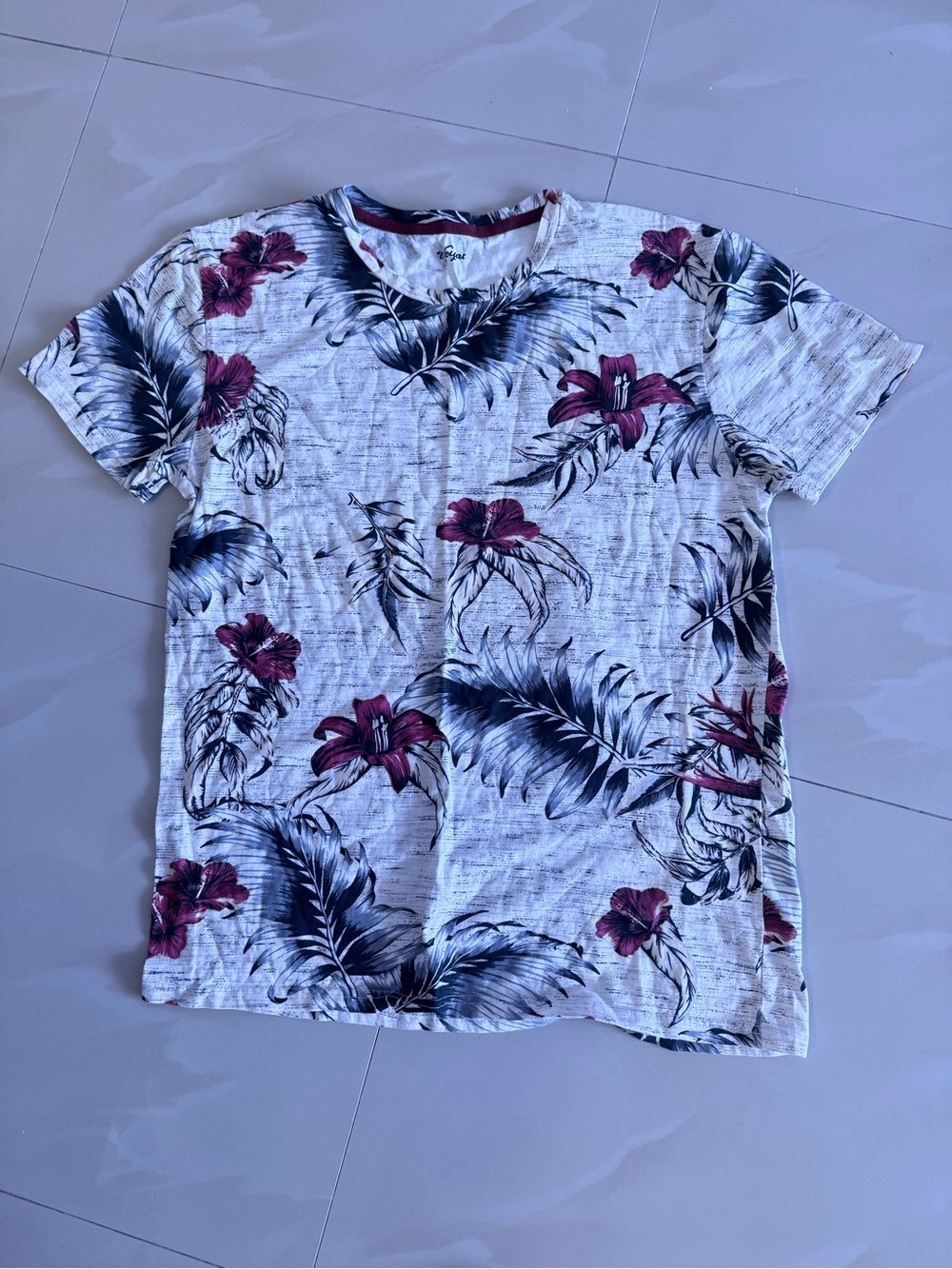 Men's Floral Print Short Sleeve Sweater - White with Navy & Burgundy